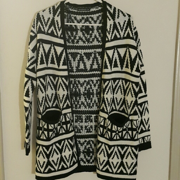 3 for 20$💥 Long black and white sweater - Picture 2 of 4